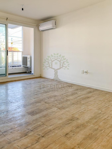 Venta Con Renta De Apartamento 2 Dormitorios Con Patio, Terraza, Gge Y Box En Malvín