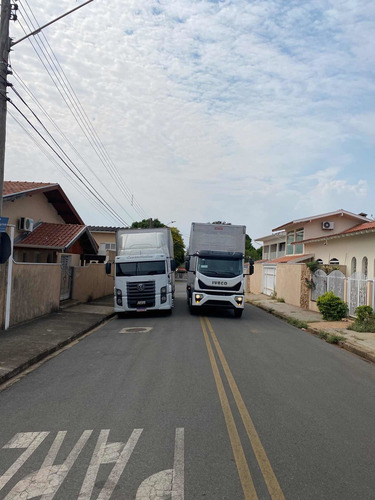 Caminhão Iveco Tector 24-280