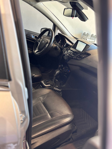 Ford Fiesta Kinetic 1.6 Titanium Powershift 120cv
