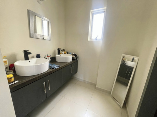 Casa En Venta En Lomas Del Sol, Riviera Veracruzana 302 M² De Lujo Y Comodidad A Pasos Del Mar. Alberca, Terraza Con Vista, Cocina Con Isla, 3 Recámaras, Estudio Y Fraccionamiento Privado Con Casa C