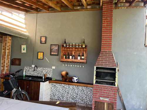 Casa Linda Com 3 Quartos E 2 Banheiros