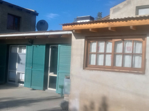 Imagen 2 de 21 de Complejo Casa Dos Plantas ,tres Dúplex Y Un Monoambiente.