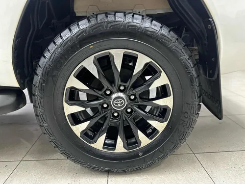 Toyota Hilux 2.4l 4x4 turbo diesel