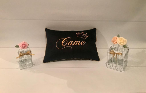 Almohadón Bordado Personalizado Para 15 Años Souvenir.