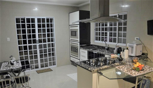 Imagem 4 de 14 de Sobrado No Tatuapé Com 3 Dorms Sendo 1 Suíte, 2 Vagas, 135m² - So0589