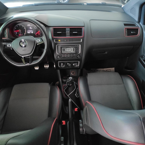 Imagem 8 de 10 de Volkswagen Fox 1.6 Msi Rock In Rio (flex) Flex Manual
