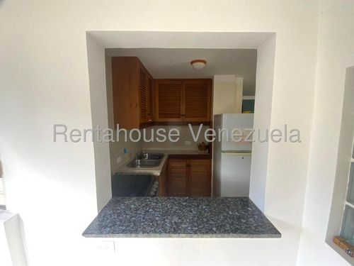 Se Ofrece En Alquiler Acogedor, Comodo E Iluminado Apartamento Ubicado En Colinas De Bello Monte