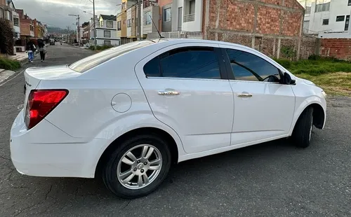 Chevrolet Sonic 1.6 Lt 5 p