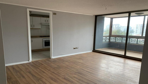 Arriendo Comodo Departamento En Edificio Los Conquistadores.