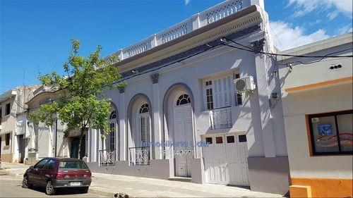 Gran Casa En La Ciudad De Salto Para Vivienda O Inversión