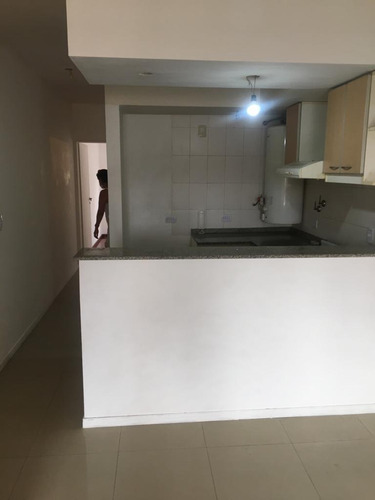 Imagen 4 de 10 de Departamento Dos Ambientes Venta Lanus Este