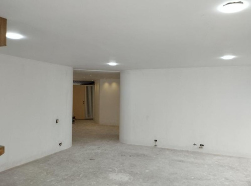 Venta Apartamento Piso 18 En Edificio Barrio Santa Teresita Oeste Cali