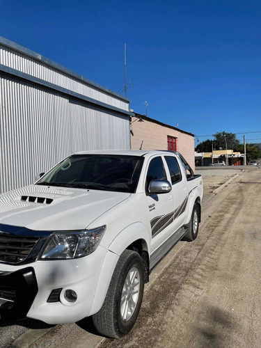 Toyota Hilux 3.0 Cd Srv Cuero I 171cv 4x2 2012