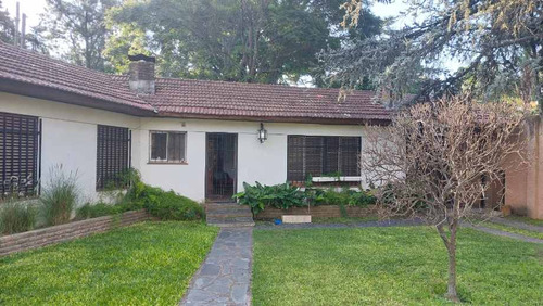 Chalet En Venta En Parque Leloir