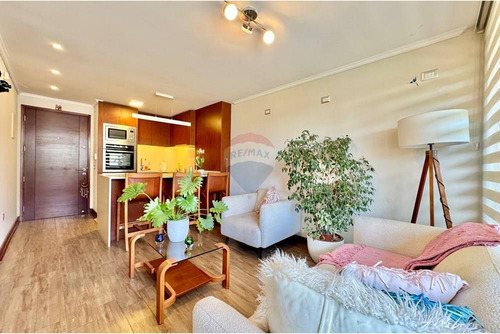 Moderno Departamento Seminuevo 1d 1b Las Condes