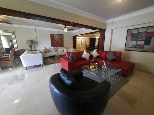 Se Renta Apartamento Amueblado 3 Habitaciones En La Av. Anacaona