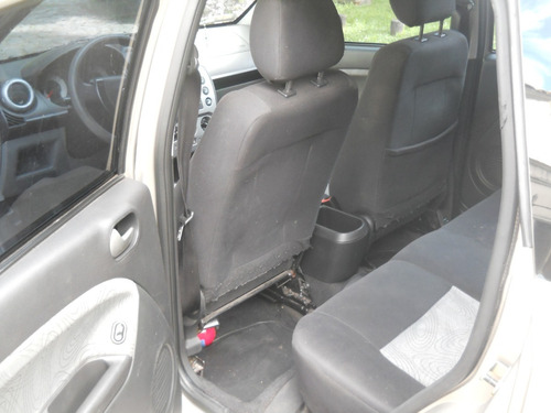 Ford Fiesta Max Full