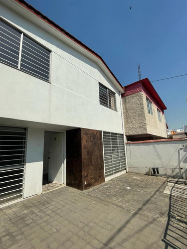 Excelente Oportunidad!!! Casa En Venta En Viveros Del Valle A Dos Minutos De Los Bastones