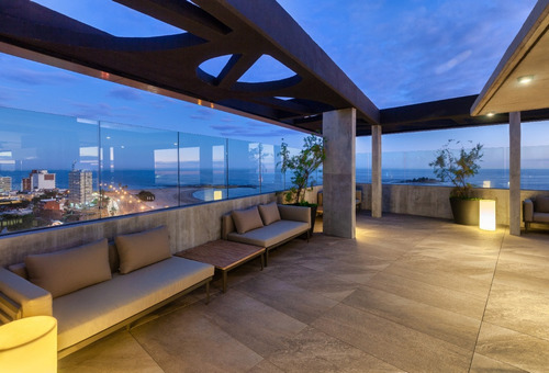 18 De Diciembre. Se Vende C/renta $66.500. 2 Dorm. 2 Baños 1 Suite Liv. Com. Con Terraza Al Frente. Orientación Este A Orinoco. Bbcoa. Piscina, Gym. Vig. 24 Hs. Garajes Opcionales. Casi Mar