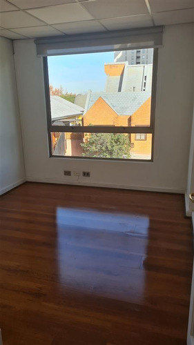 Oficina En Arriendo En Las Condes 2 Privados 1 Baño