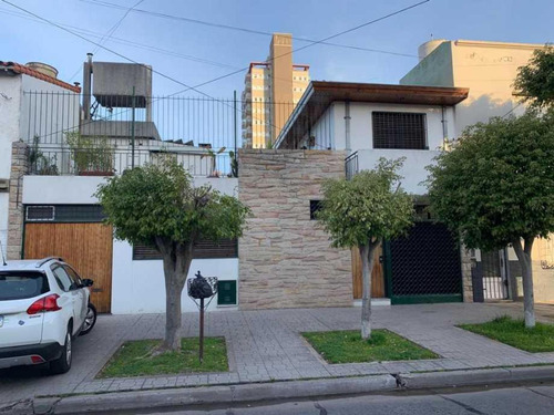 Casa En Venta - 3 Dormitorios 2 Baños - Cochera - 170mts2 - Wilde
