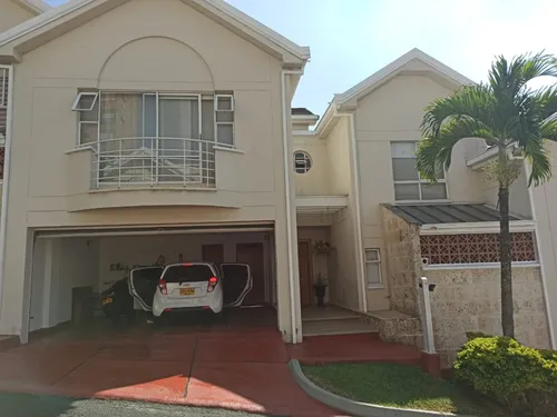 Casa En Venta En Altos Del Poblado. Cod V12343