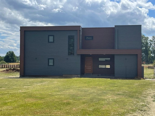 Moderna Y Elegante Casa En Parcela De 5.000 M² En Condominio