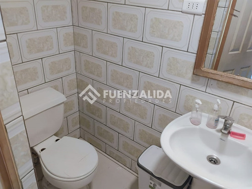 Casa En Venta De 6 Dorm. En Lo Espejo