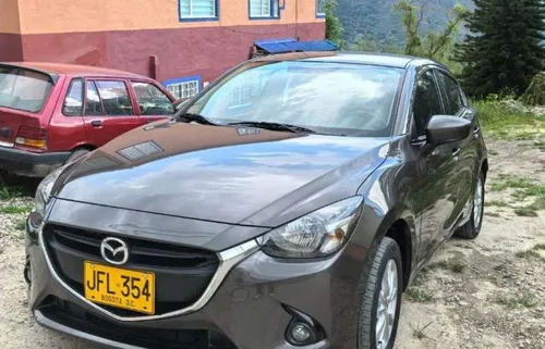 Mazda 2 TOURING 1500CC AT AA