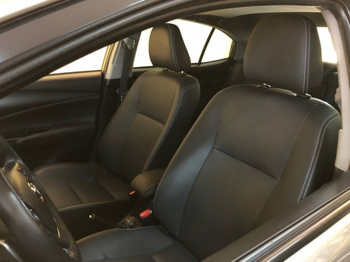 Imagem 14 de 15 de Yaris Sedan Xls 1.5 Aut. Cvt Cinza Completo Impecável
