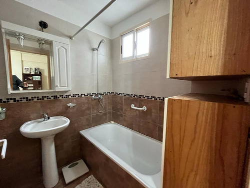 Imagen 15 de 20 de Departamento 2 Amb Venta Caseros Centro