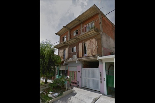 Casa En Venta En Isidro Casanova