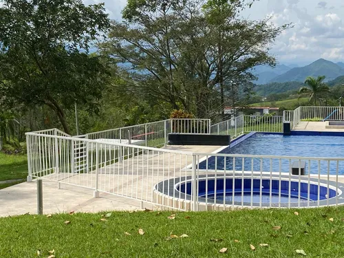 El Mejor Lugar Para Relajarse. Temperadero Con Cabaña