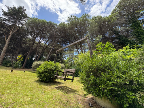 Casa En Venta En Carilo