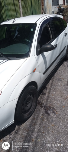 Ford Focus 1.8 5p