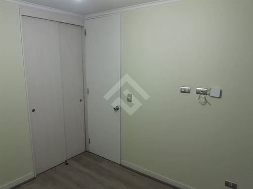 Departamento En Venta De 1 Dorm, 1 Baño, En Estación Central