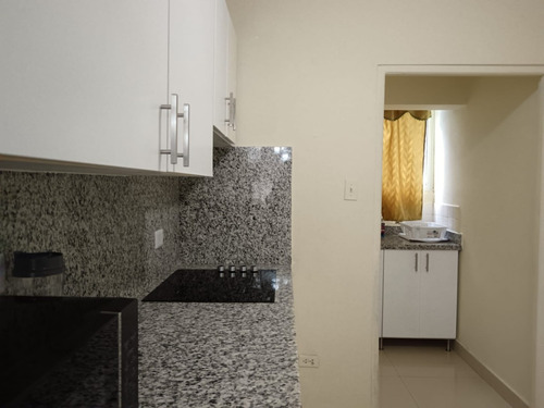 Alquilo Apto Amueblado En Gazcue, 2 Habs., 140 Mts.2, Balcon, 5to Piso, Torre Hilda Maria