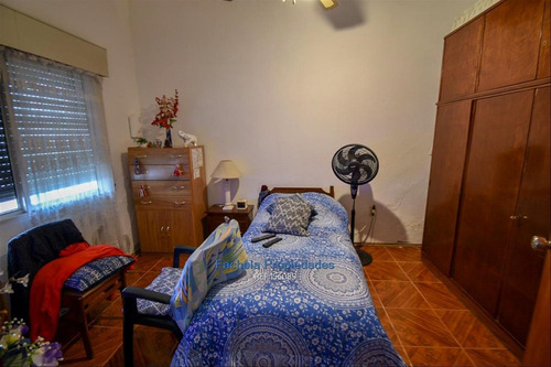 Vende Las Acacias 3 Dormitorios, Garaje, Barbacoa