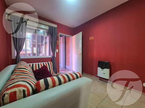 Departamento De Dos Dormitorios Con Patio En Venta | Zona Céntrica De San Pedro (ba)