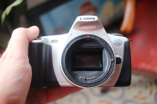 Máquina Fotográfica Analógica Canon Eos 300 (analógica)