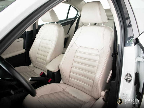 Imagem 13 de 15 de Volkswagen Jetta Highline 2.0 Tsi 16v 4p Tiptronic 2017