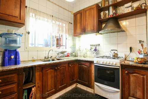 Imagen 5 de 25 de Chalet 6 Ambientes Venta - Florida