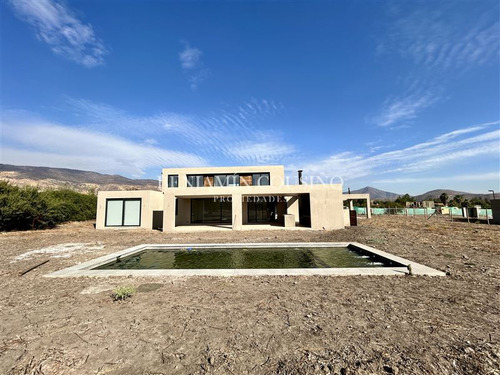 Casa En Venta De 4 Dorm. En Colina