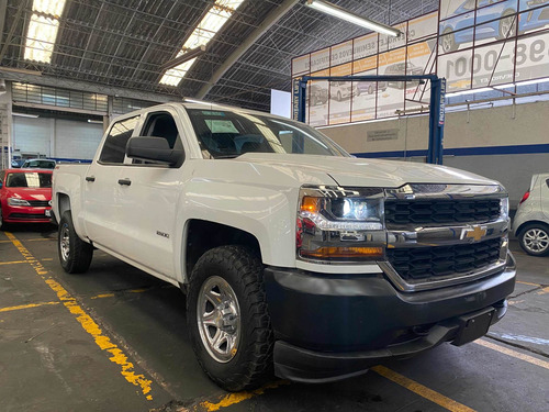Imagen 1 de 9 de Chevrolet Silverado 2017 5.4 2500 Doble Cabina Ls 4x4 At