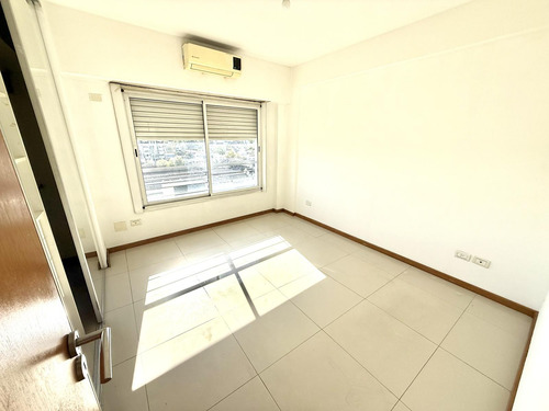 Departamento En Alquiler 3 Ambientes Con Cochera En Banfield Este