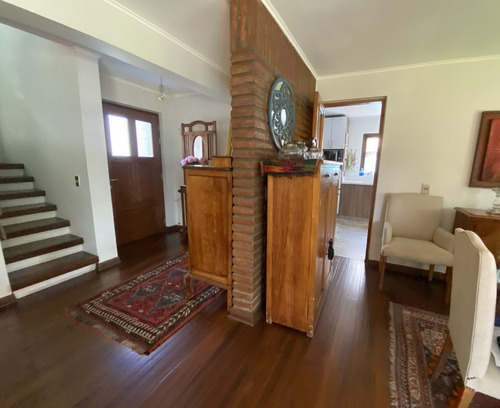 Gran Casa Nororiente Luminosa En Condominio, Carlos Ossandon
