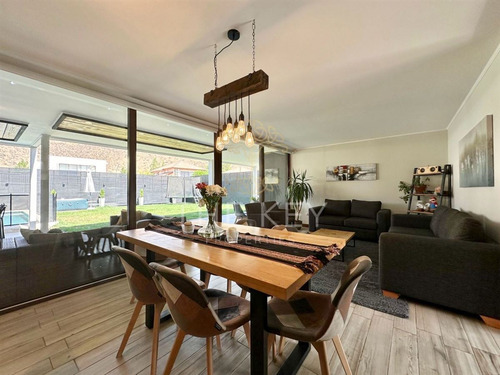 Impecable Casa En Venta 3d 3b Santa Elena