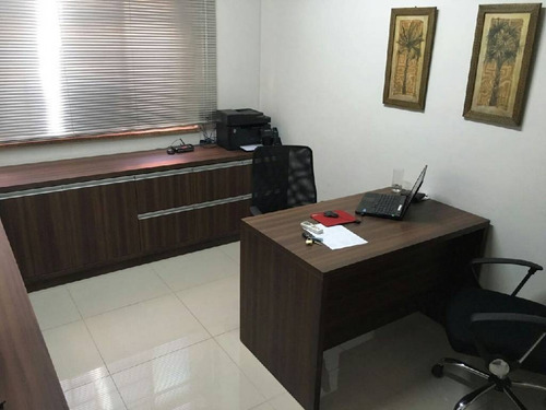 Imagem 15 de 18 de Sala Com Armários Fixos - 19257