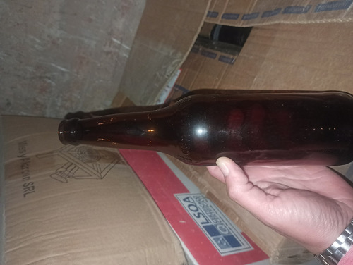 100 Botellas De Cerveza De 600 Ml Lavadas Y Sin Etiquetas