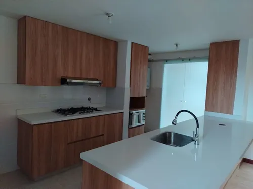Casa En Venta En El Poblado. Cod V12261